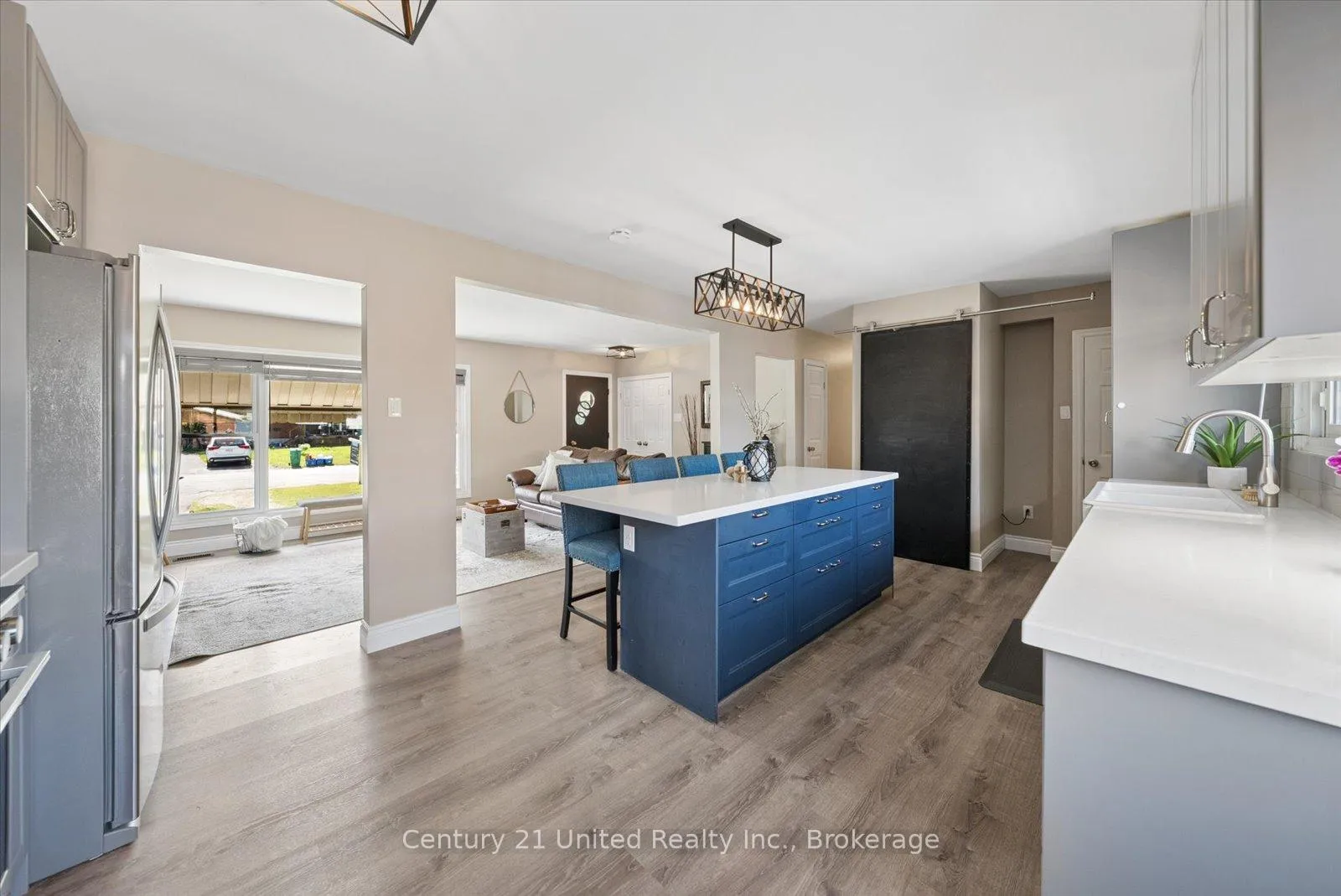 Photo 18 of 534 Robert Road, Peterborough, Otonabee Ward 1 — HOMEH