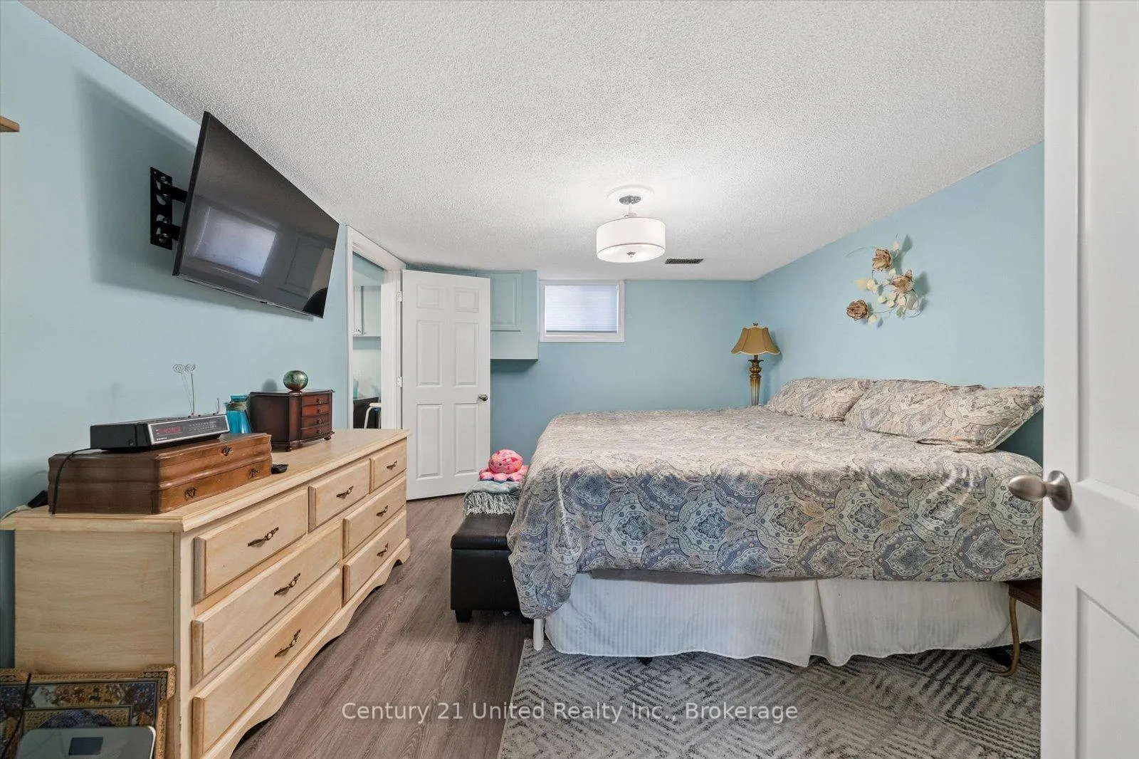 Photo 38 of 534 Robert Road, Peterborough, Otonabee Ward 1 — HOMEH