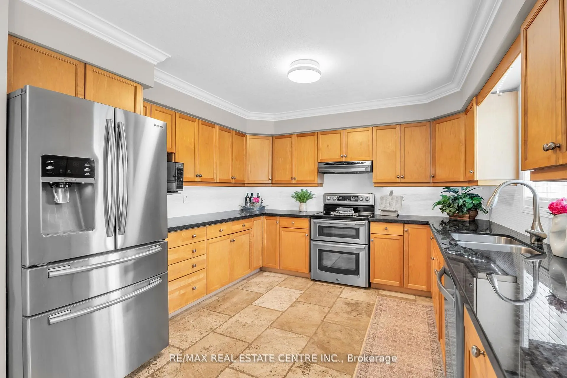Photo 13 of 11 Chapman Road, Orangeville — HOMEH