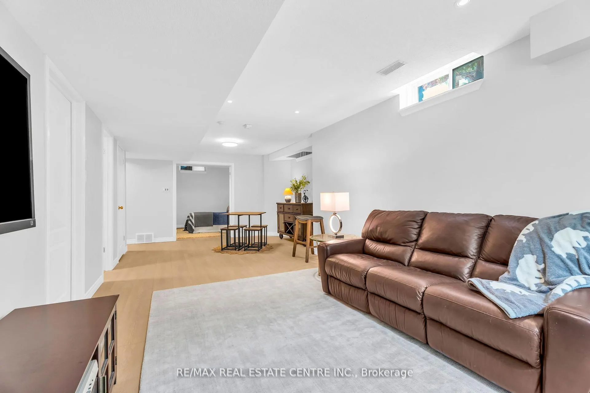 Photo 31 of 11 Chapman Road, Orangeville — HOMEH