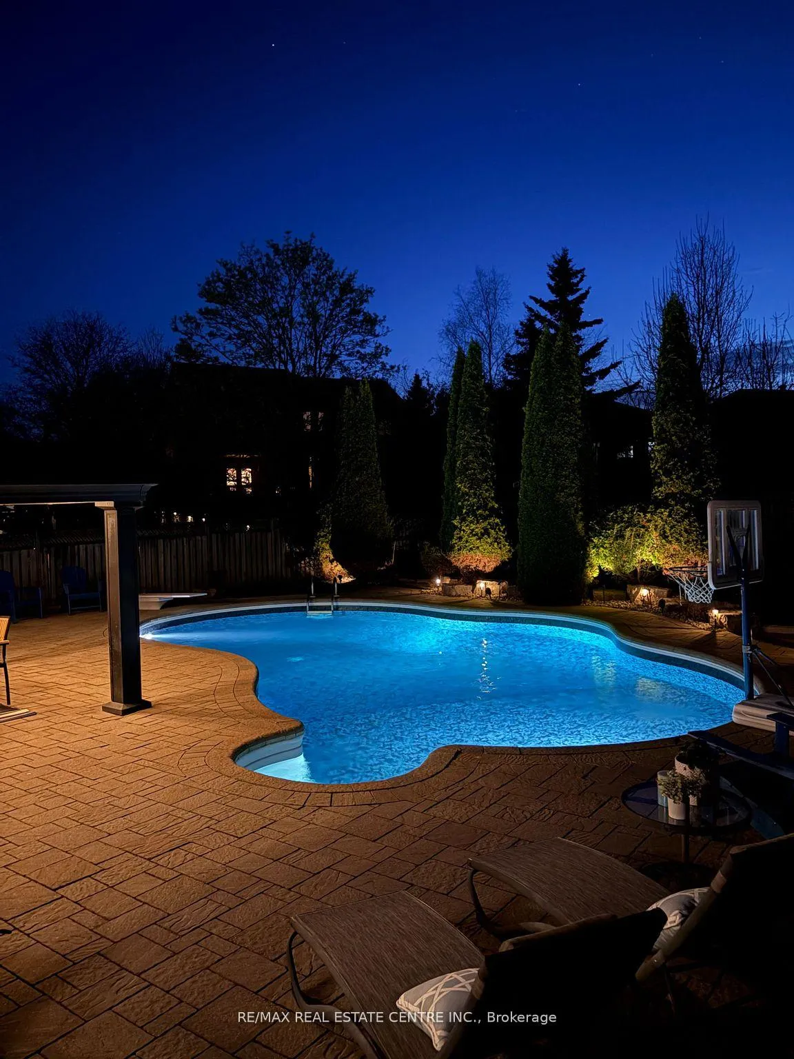 Photo 44 of 11 Chapman Road, Orangeville — HOMEH