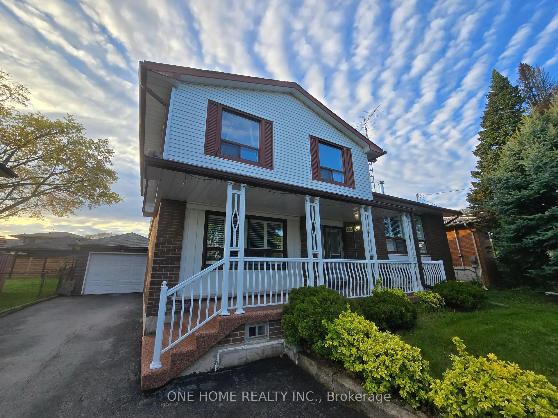 Photo 1 of 223 Elmwood Road, Oakville, Central — HOMEH