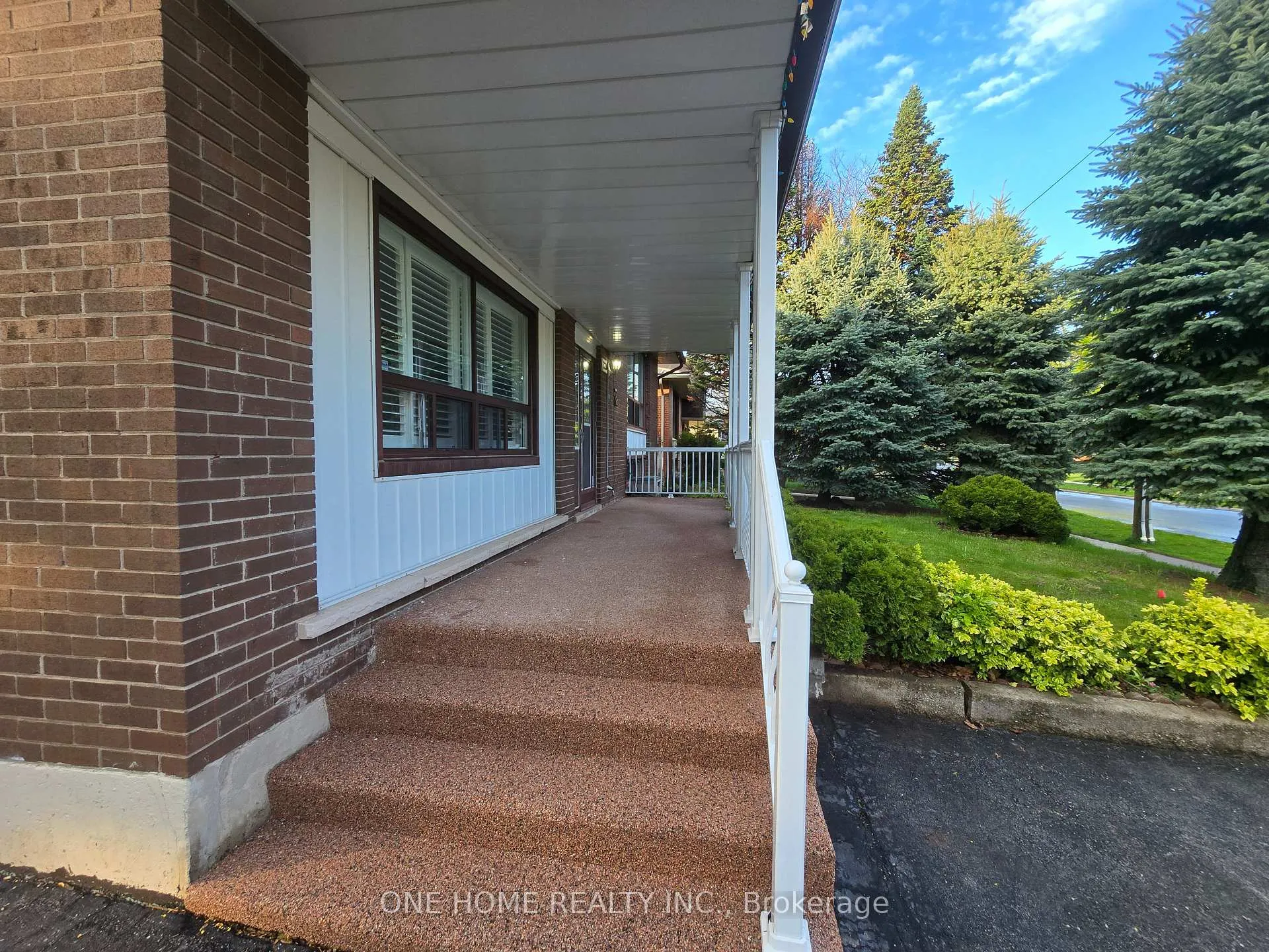 Photo 2 of 223 Elmwood Road, Oakville, Central — HOMEH