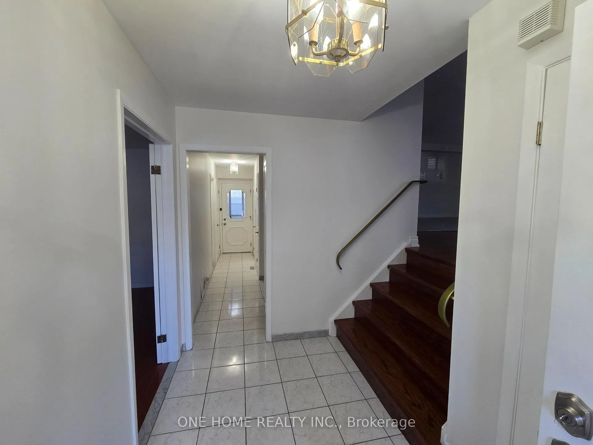 Photo 4 of 223 Elmwood Road, Oakville, Central — HOMEH