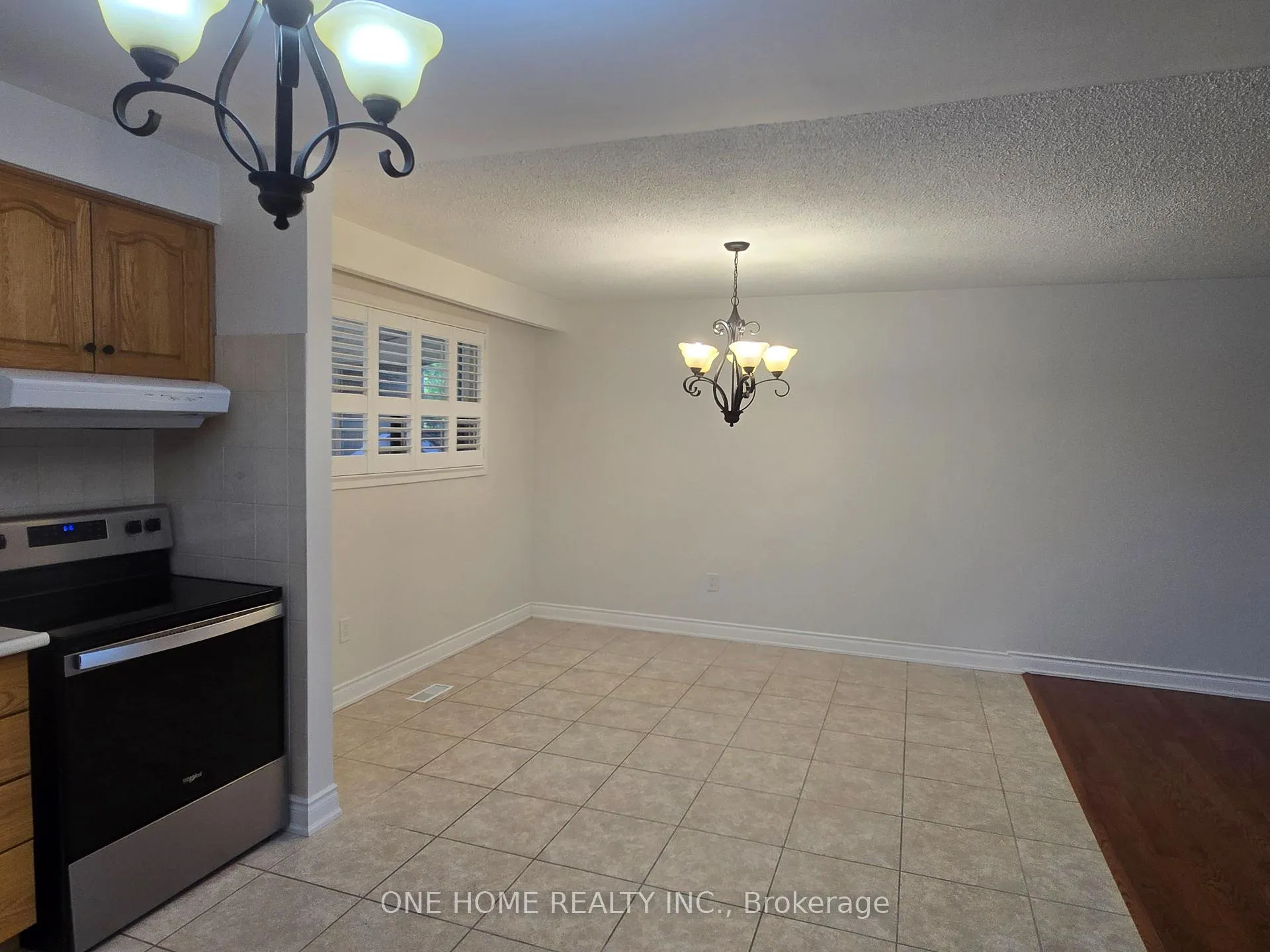 Photo 8 of 223 Elmwood Road, Oakville, Central — HOMEH