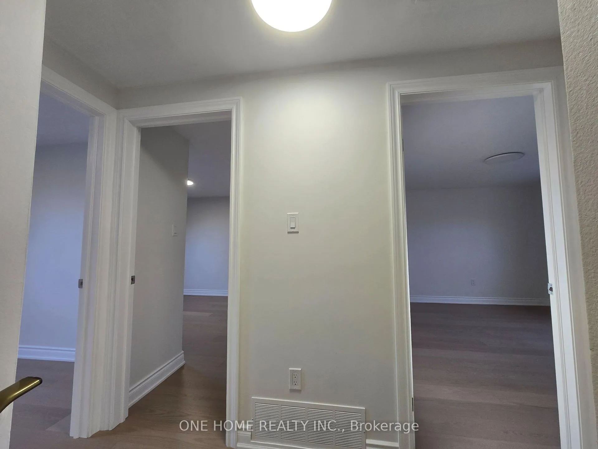 Photo 14 of 223 Elmwood Road, Oakville, Central — HOMEH