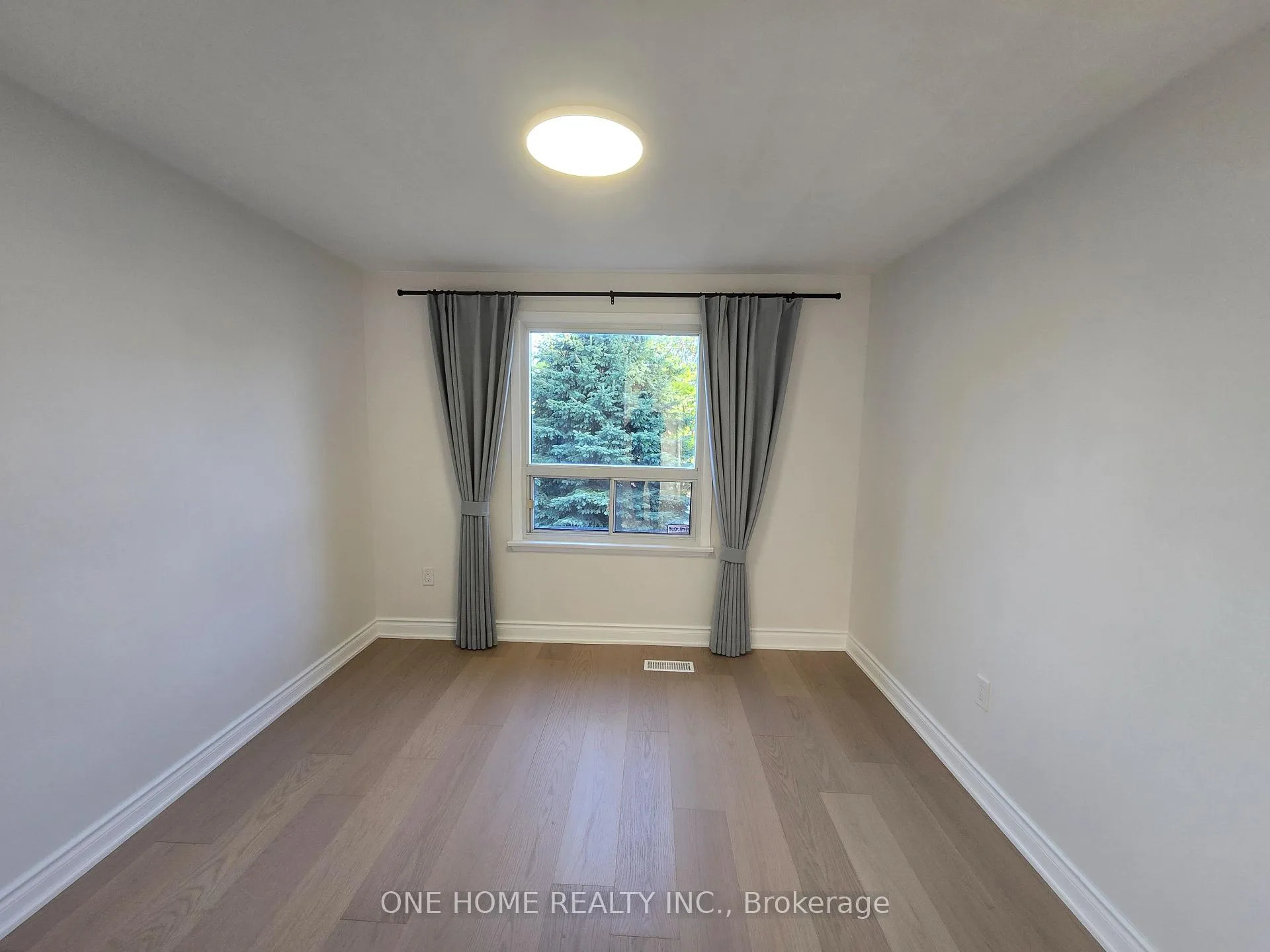 Photo 15 of 223 Elmwood Road, Oakville, Central — HOMEH
