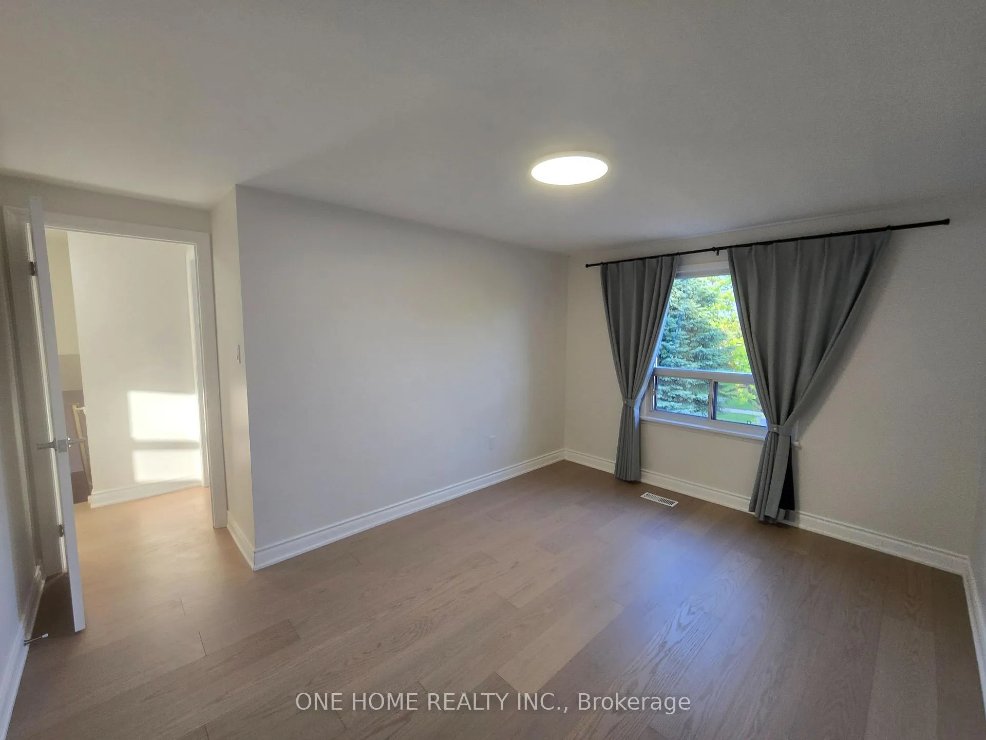 Photo 16 of 223 Elmwood Road, Oakville, Central — HOMEH