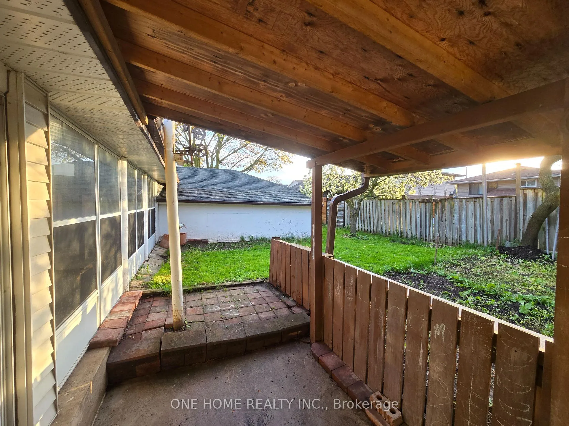 Photo 23 of 223 Elmwood Road, Oakville, Central — HOMEH