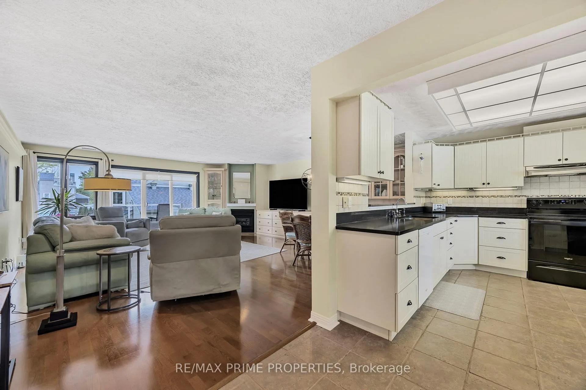Photo 3 of Unit 201, 585 Atherley Road, Orillia — HOMEH