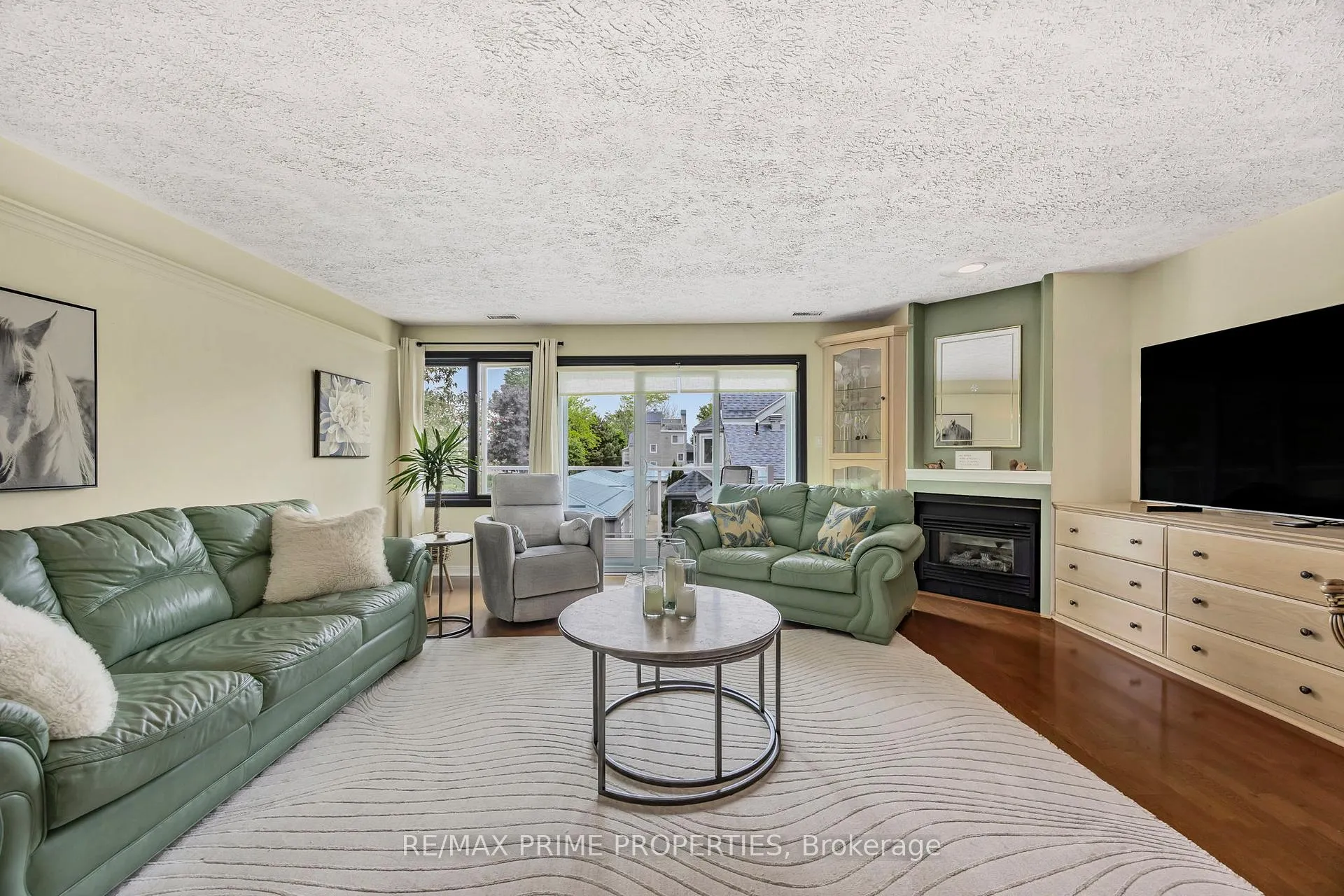Photo 4 of Unit 201, 585 Atherley Road, Orillia — HOMEH