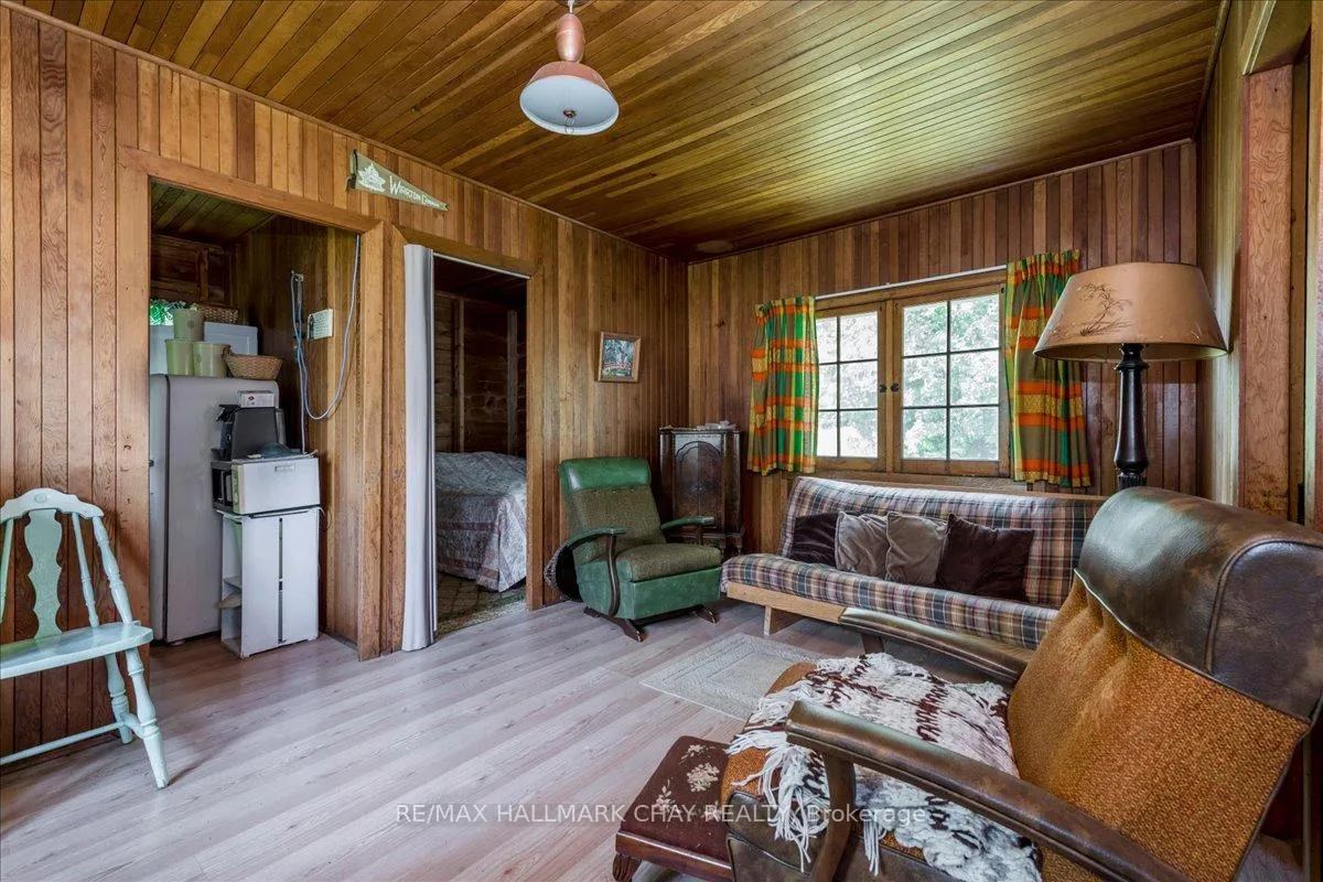 Photo 6 of 1056 Ewart Street, Innisfil, Rural Innisfil — HOMEH