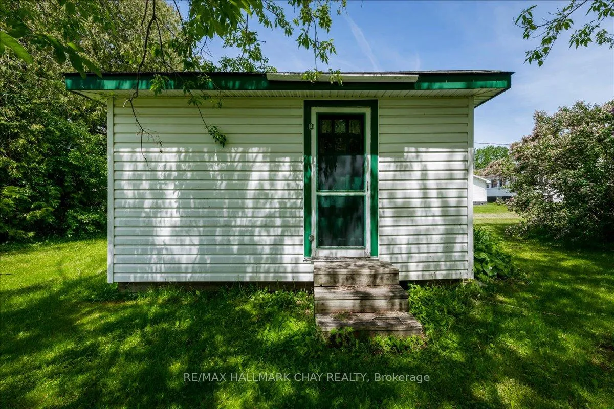 Photo 10 of 1056 Ewart Street, Innisfil, Rural Innisfil — HOMEH