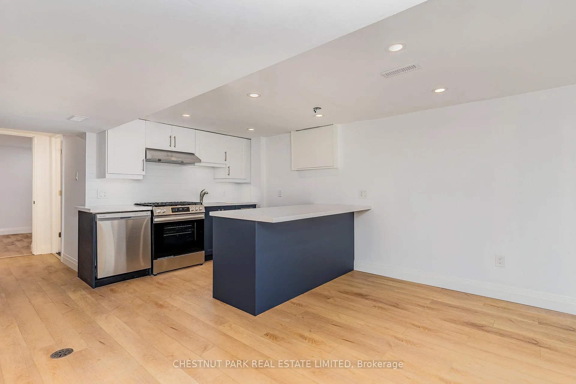 Photo 3 of Unit LL, 901 Manning Avenue, Toronto, The Annex — HOMEH