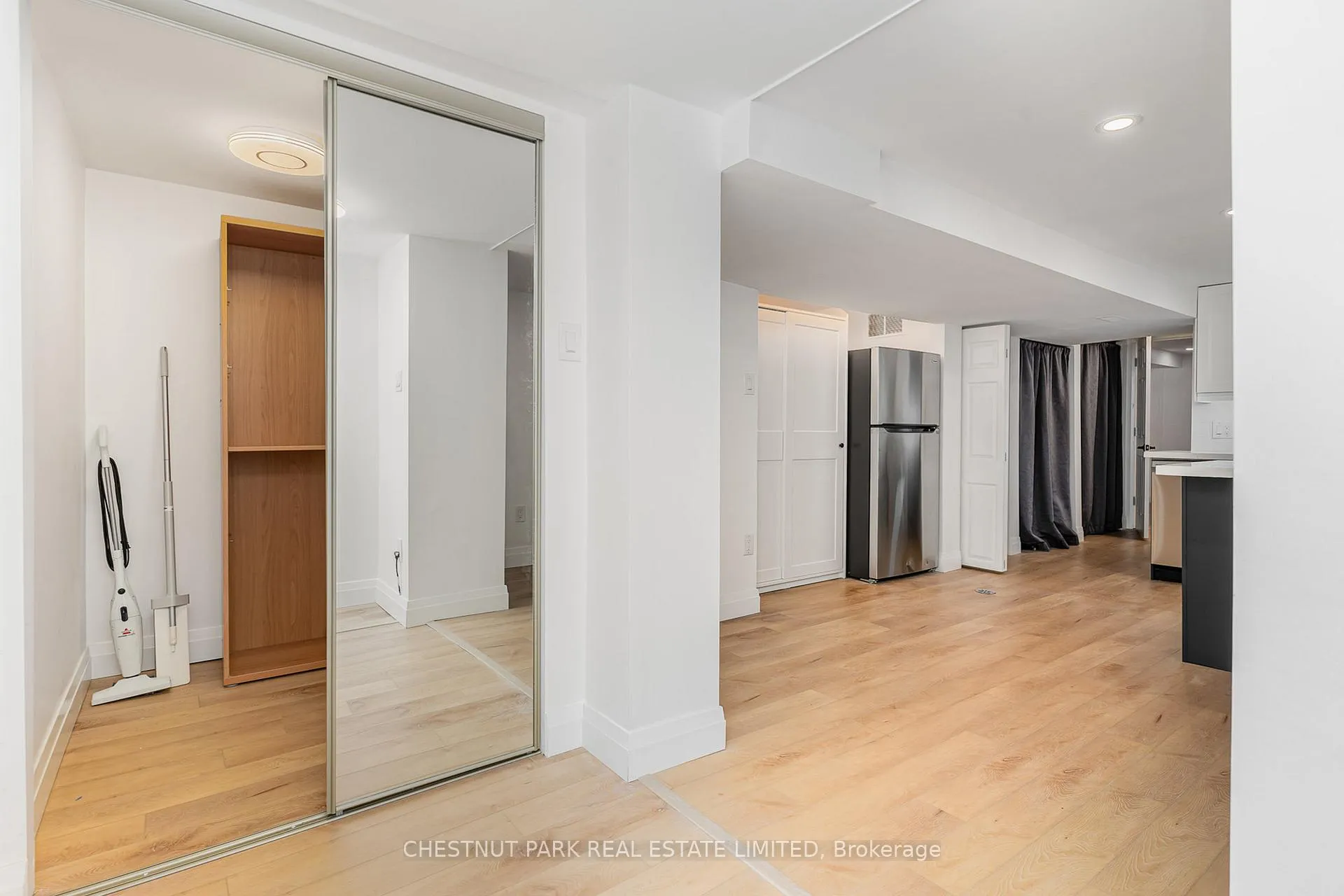 Photo 4 of Unit LL, 901 Manning Avenue, Toronto, The Annex — HOMEH