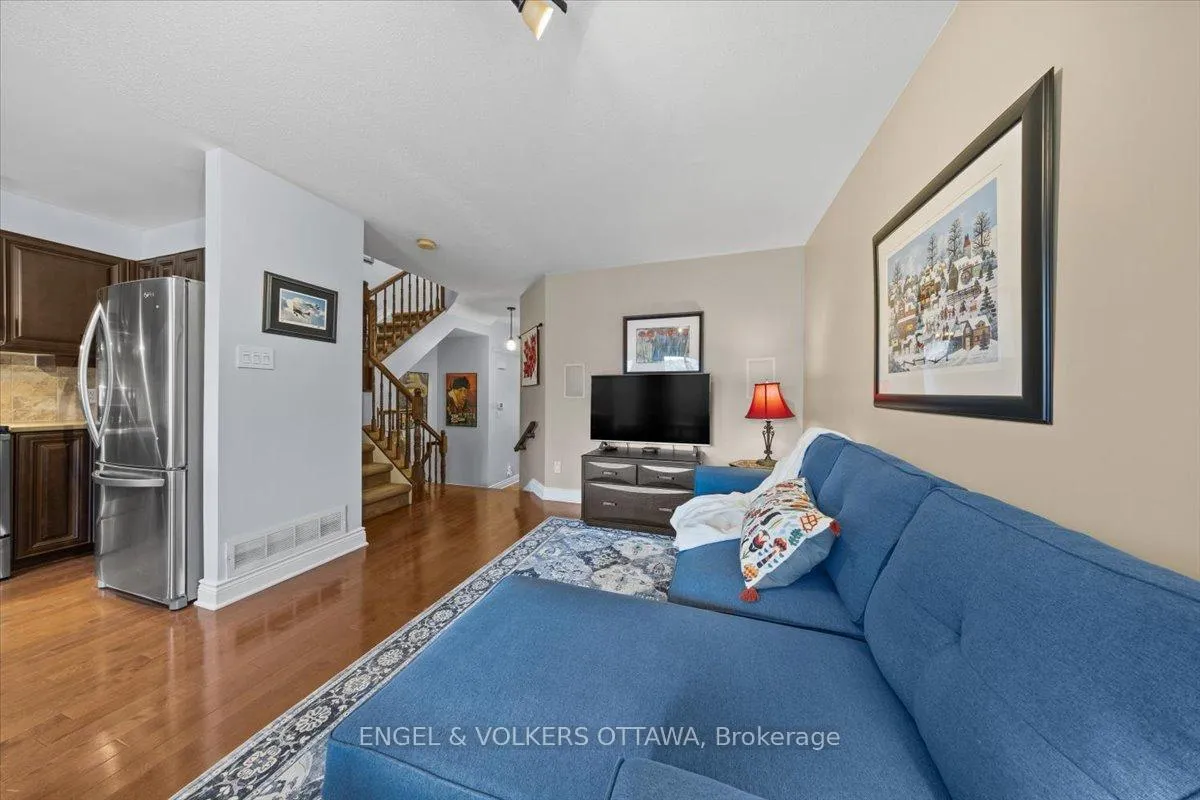 Photo 9 of 319 Hillsboro Private, Ottawa, Kanata - Emerald Meadows/Trailwest — HOMEH