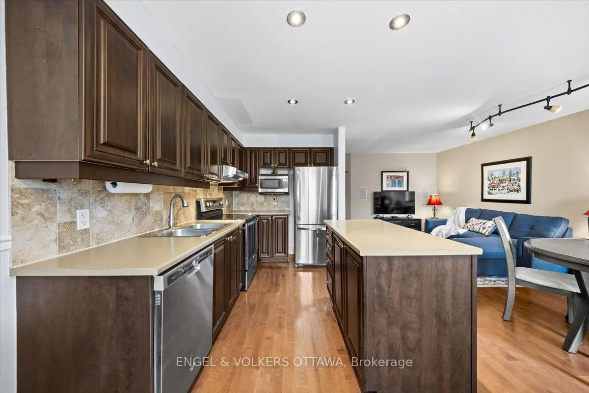 Photo 16 of 319 Hillsboro Private, Ottawa, Kanata - Emerald Meadows/Trailwest — HOMEH