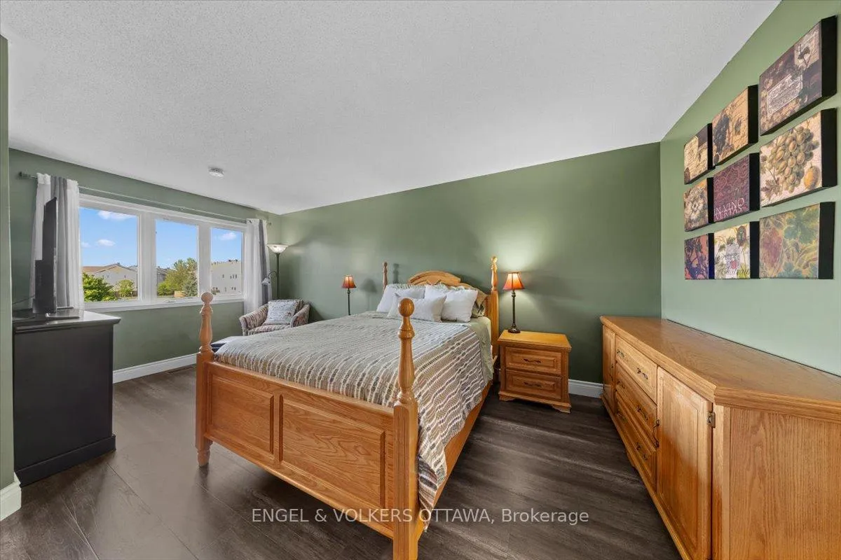 Photo 23 of 319 Hillsboro Private, Ottawa, Kanata - Emerald Meadows/Trailwest — HOMEH