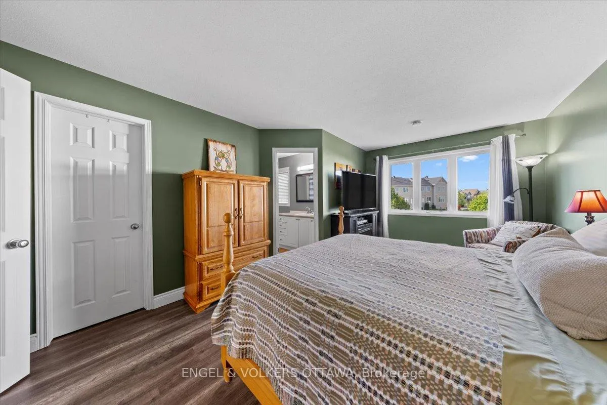 Photo 25 of 319 Hillsboro Private, Ottawa, Kanata - Emerald Meadows/Trailwest — HOMEH