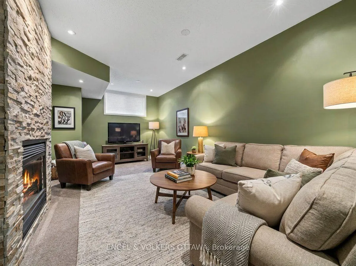 Photo 33 of 319 Hillsboro Private, Ottawa, Kanata - Emerald Meadows/Trailwest — HOMEH