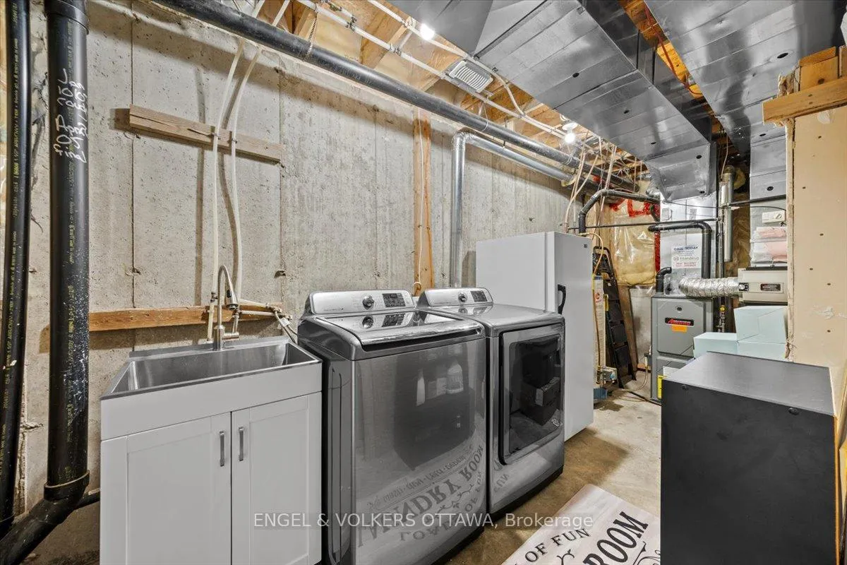 Photo 34 of 319 Hillsboro Private, Ottawa, Kanata - Emerald Meadows/Trailwest — HOMEH