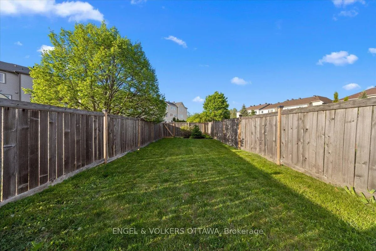 Photo 38 of 319 Hillsboro Private, Ottawa, Kanata - Emerald Meadows/Trailwest — HOMEH