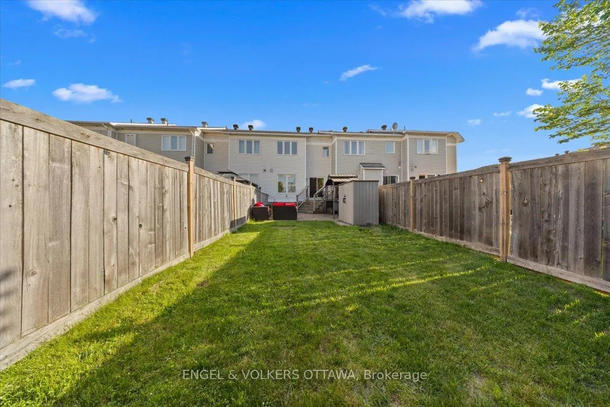 Photo 39 of 319 Hillsboro Private, Ottawa, Kanata - Emerald Meadows/Trailwest — HOMEH