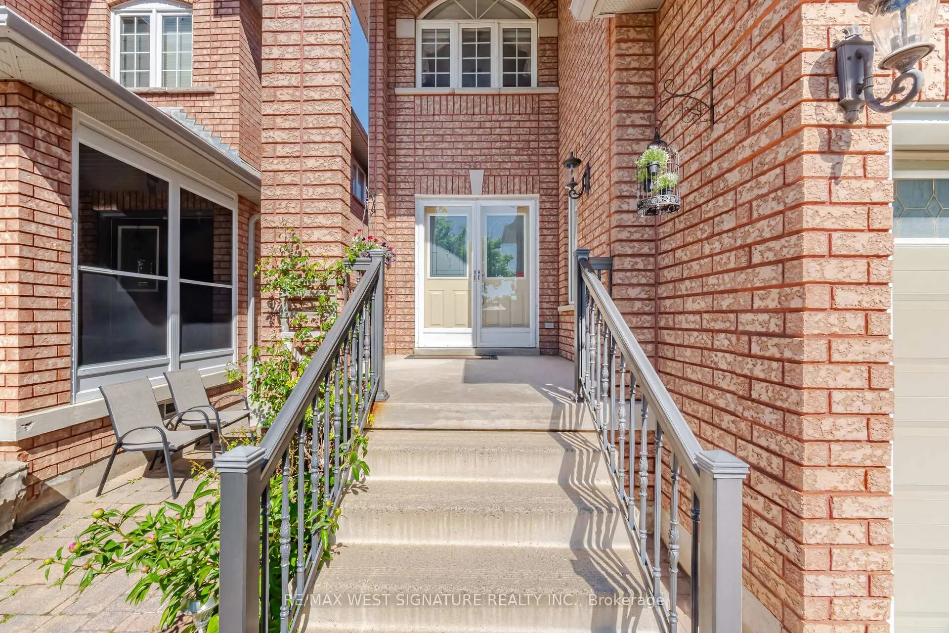 Photo 3 of 14 Blue Diamond Terrace, Vaughan, Sonoma Heights — HOMEH
