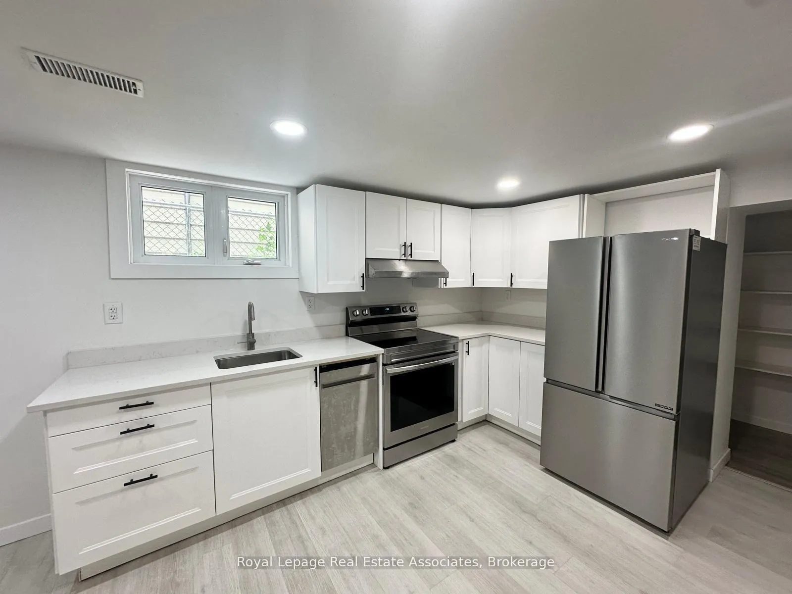 Photo 1 of Unit Lower, 377 Jackson Street W, Hamilton, Kirkendall — HOMEH