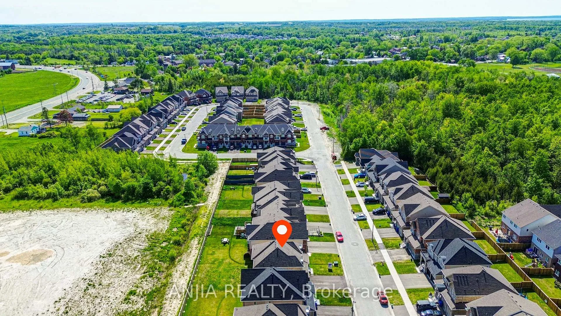 Photo 4 of 9 Cliff Thompson Court, Georgina, Sutton & Jackson's Point — HOMEH