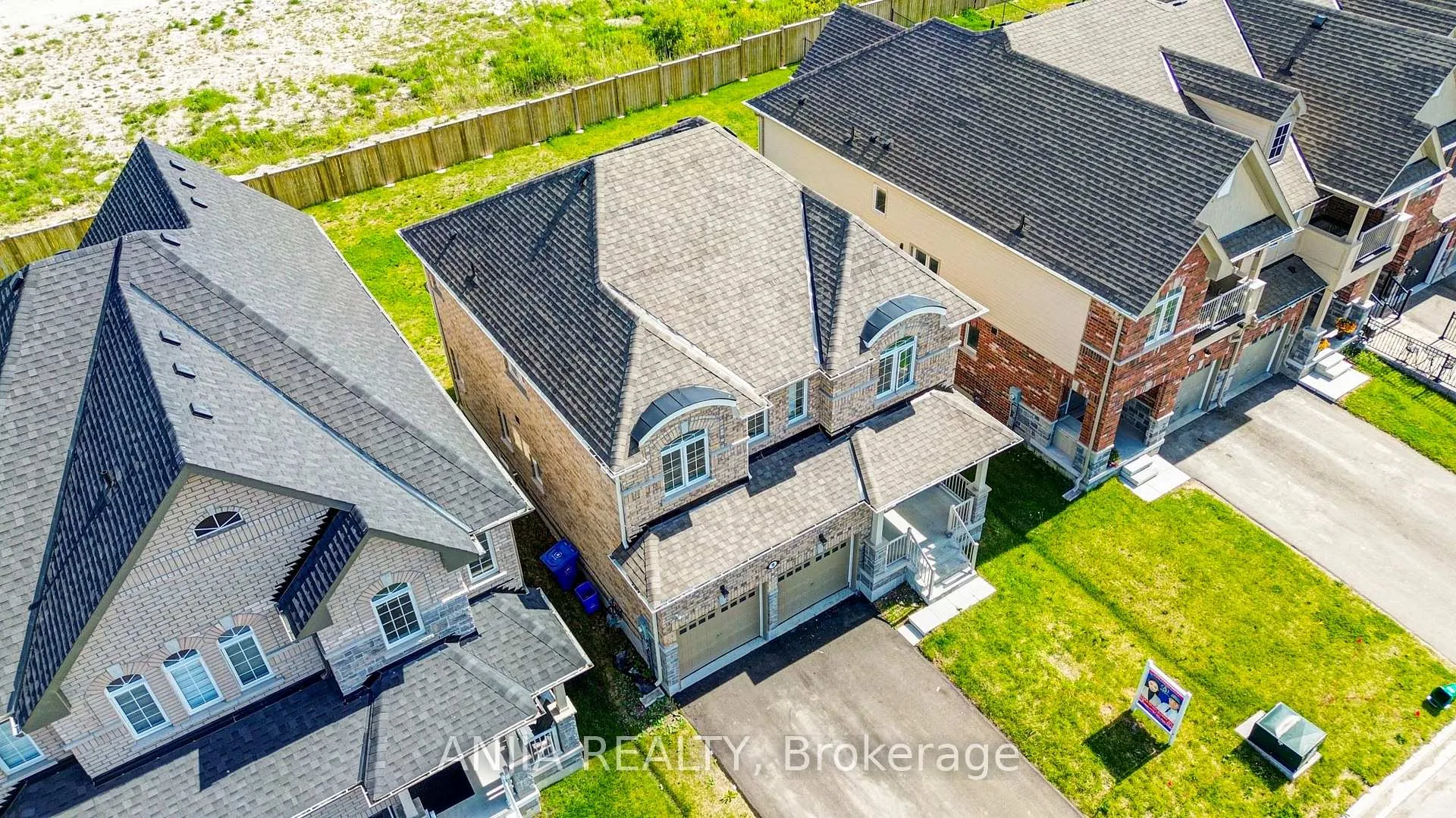 Photo 6 of 9 Cliff Thompson Court, Georgina, Sutton & Jackson's Point — HOMEH