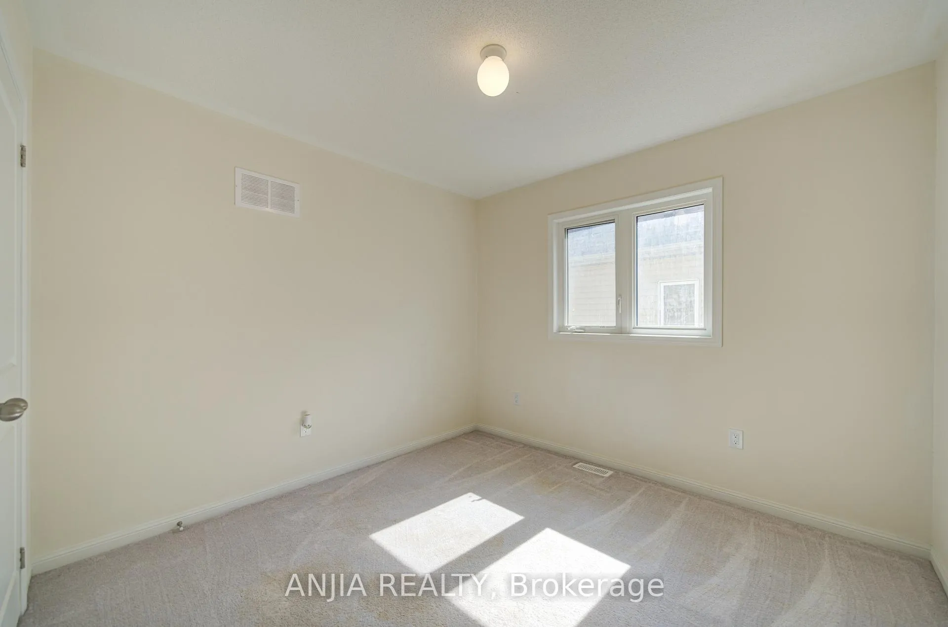 Photo 38 of 9 Cliff Thompson Court, Georgina, Sutton & Jackson's Point — HOMEH