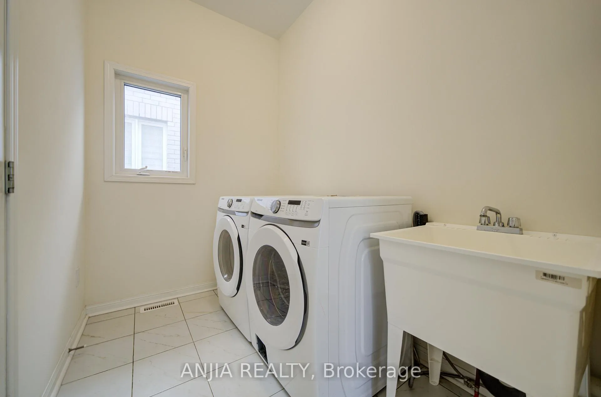 Photo 42 of 9 Cliff Thompson Court, Georgina, Sutton & Jackson's Point — HOMEH