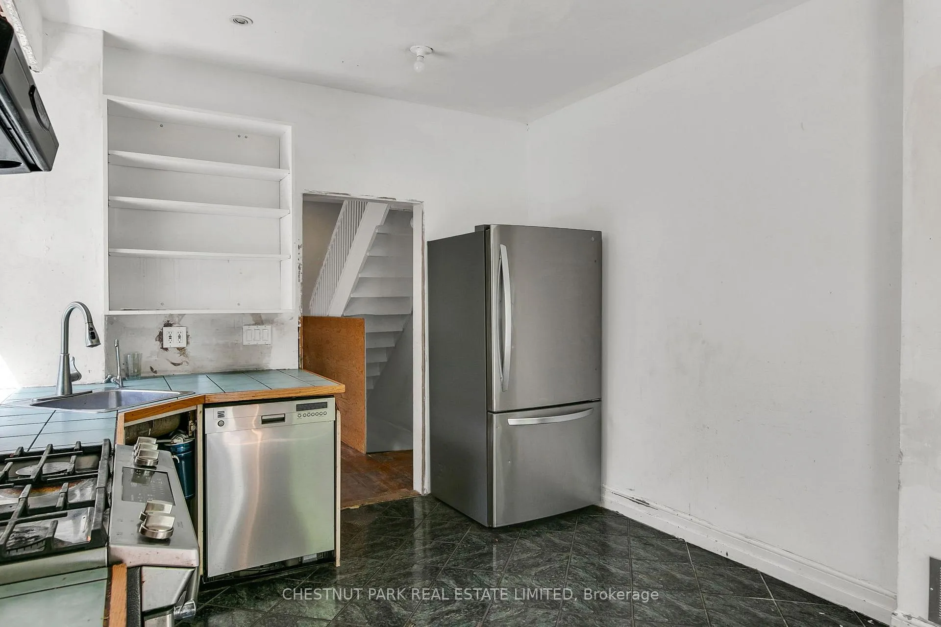 Photo 15 of 39 Devon Road, Toronto, East End-Danforth — HOMEH