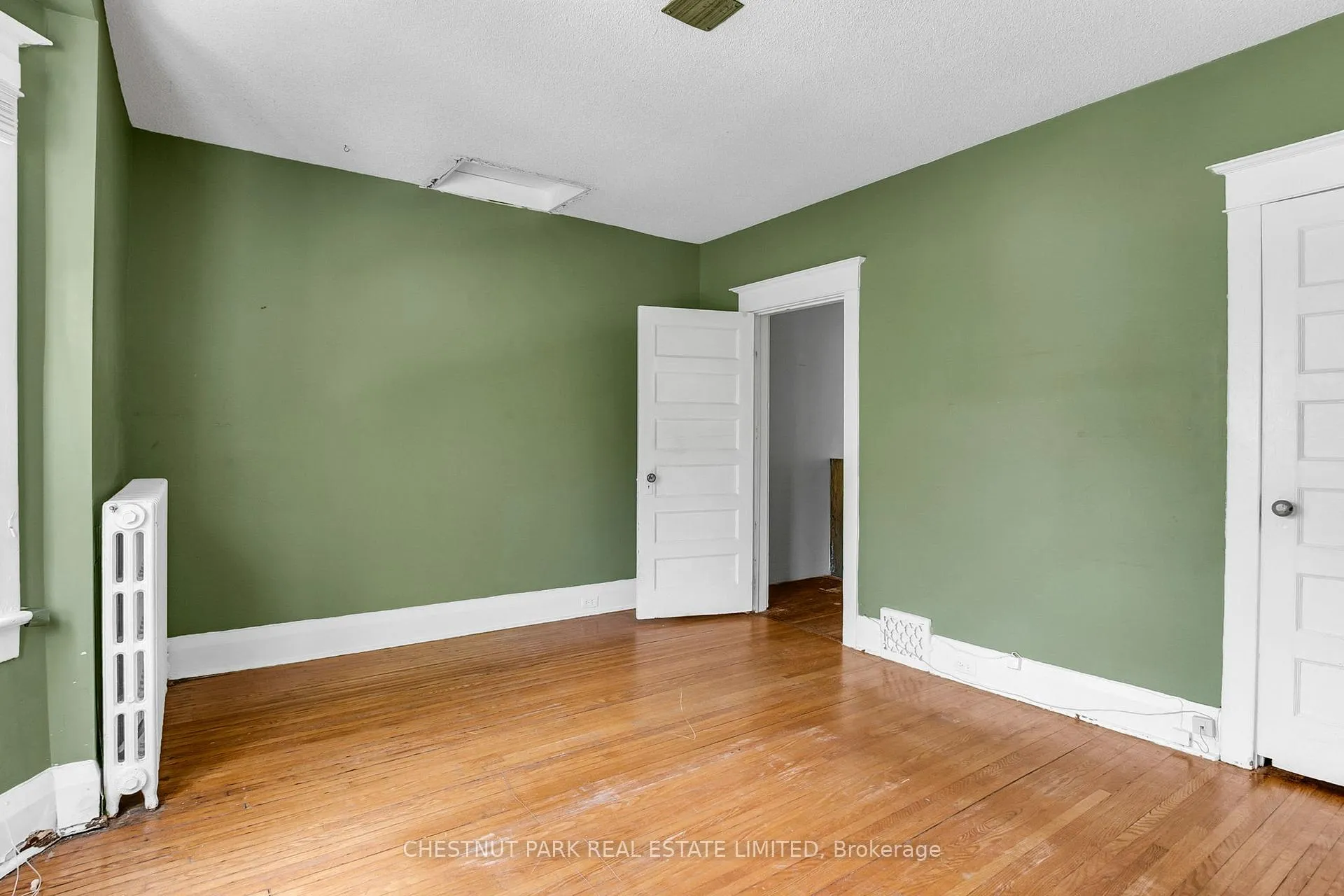 Photo 19 of 39 Devon Road, Toronto, East End-Danforth — HOMEH