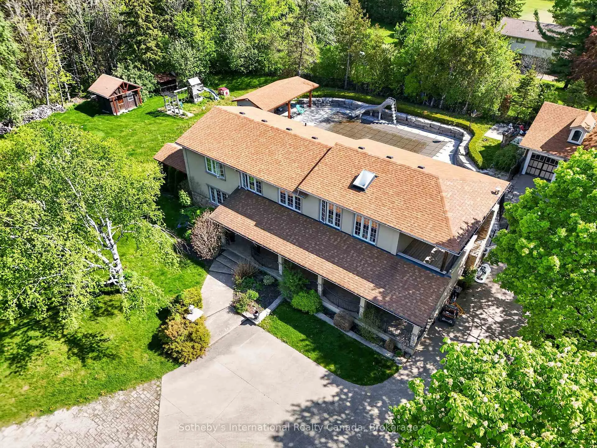 Photo 3 of 110 Palmer Circle, Caledon, Palgrave — HOMEH