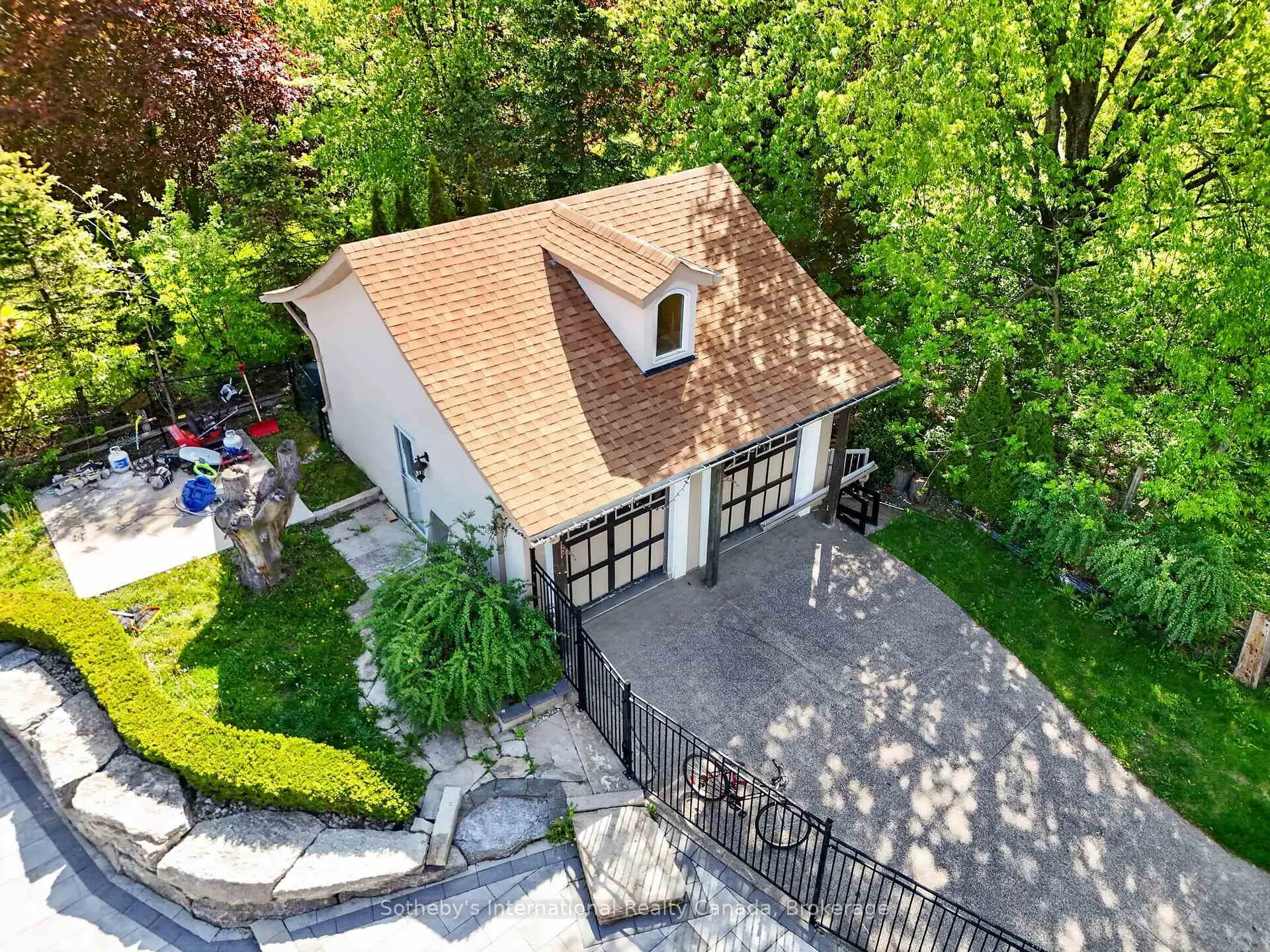 Photo 6 of 110 Palmer Circle, Caledon, Palgrave — HOMEH