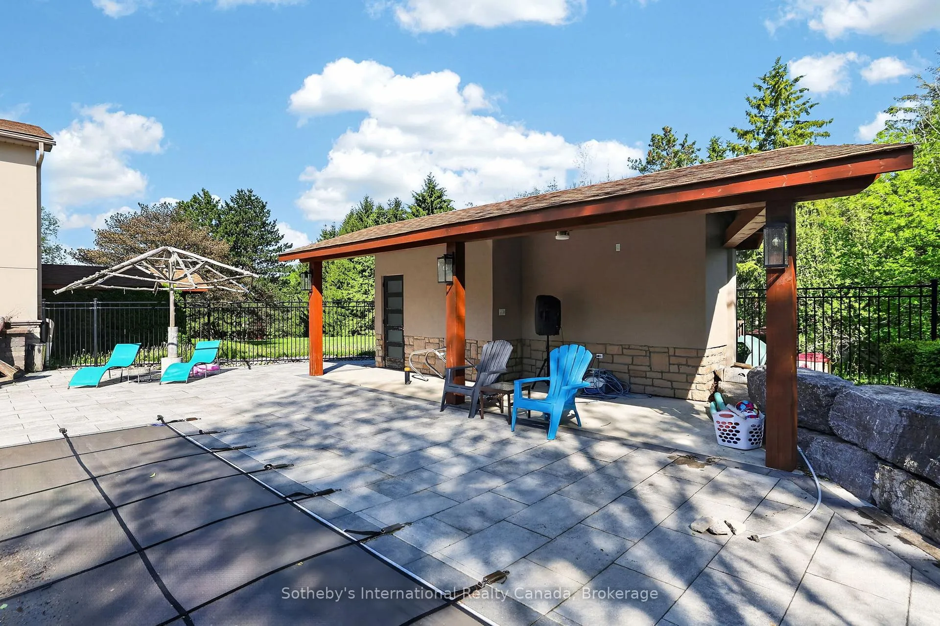 Photo 9 of 110 Palmer Circle, Caledon, Palgrave — HOMEH