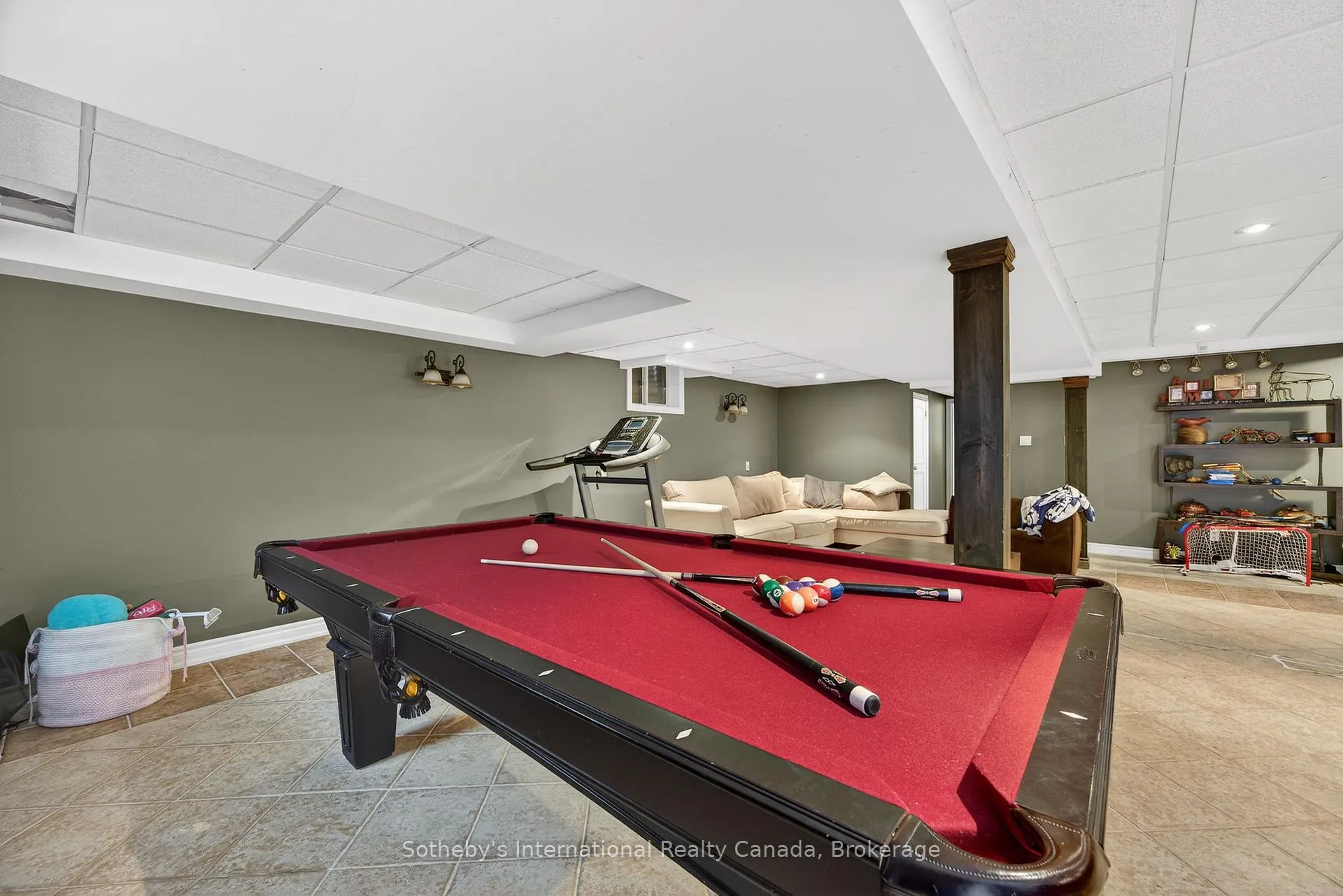 Photo 46 of 110 Palmer Circle, Caledon, Palgrave — HOMEH