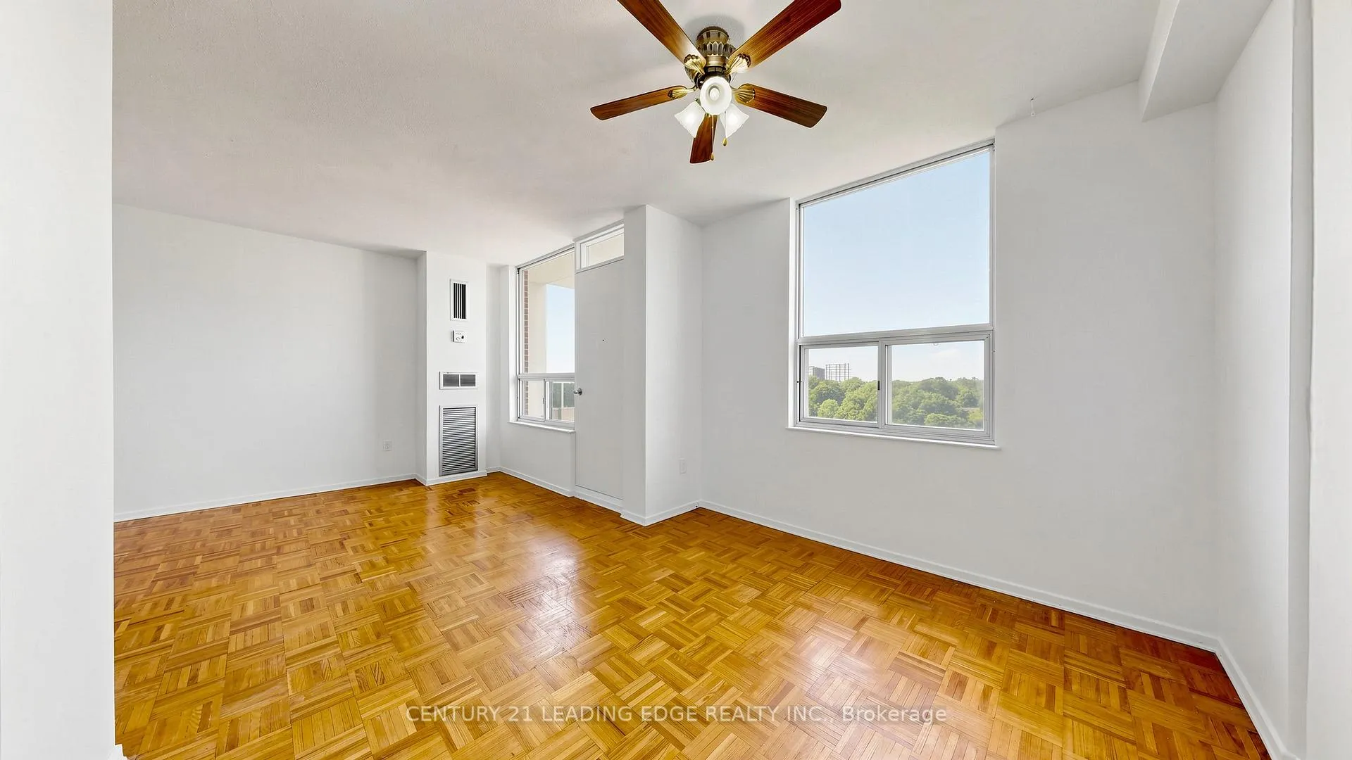 Photo 10 of Unit 1609, 20 Edgecliff Golfway, Toronto, Flemingdon Park — HOMEH