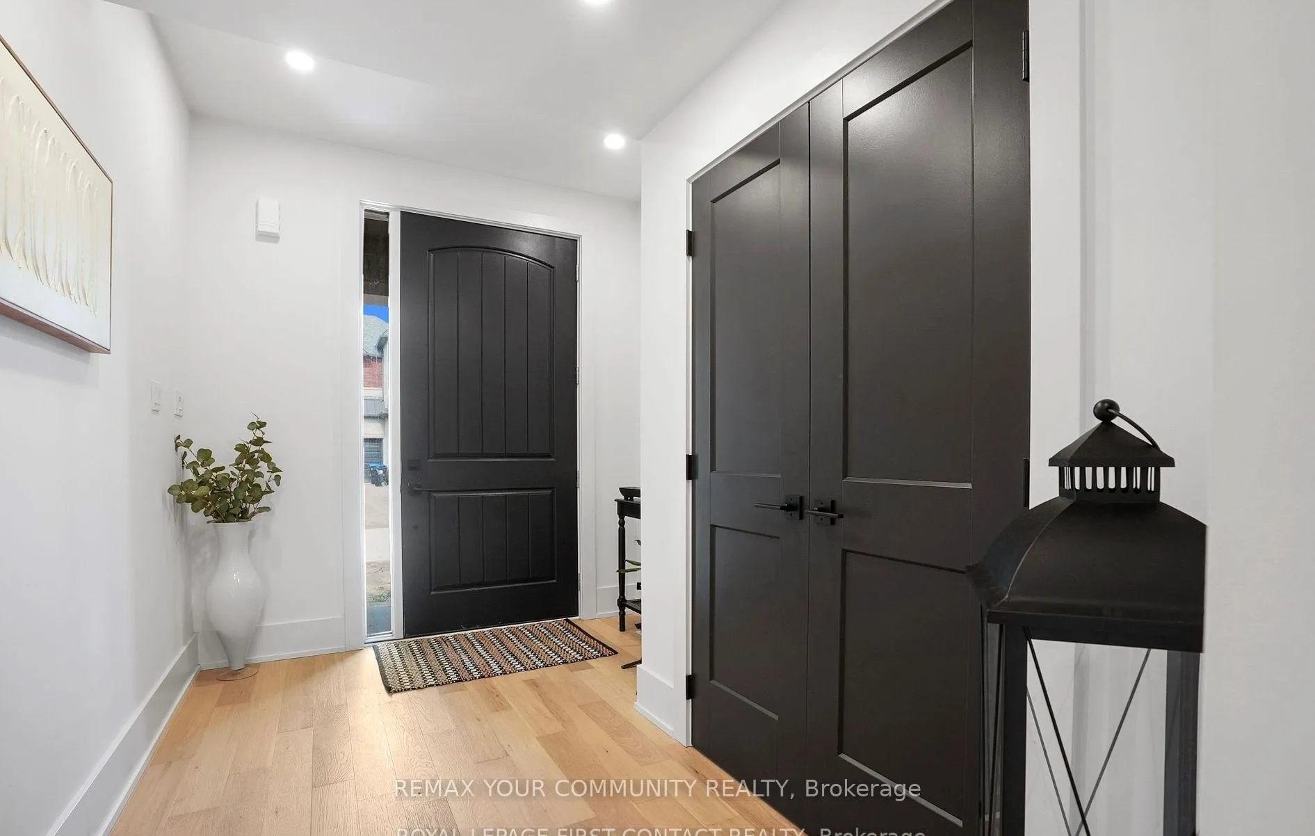 Photo 2 of 8 Kiernan Crescent N, New Tecumseth, Alliston — HOMEH
