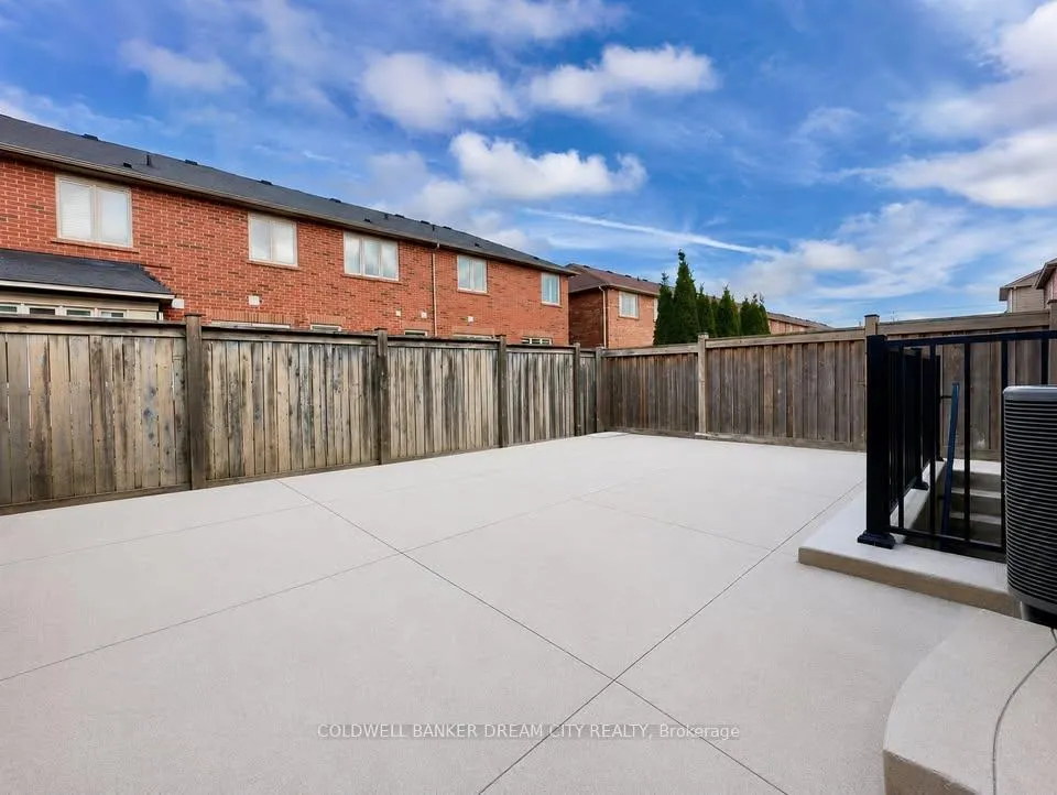 Photo 5 of 1124 Solomon Court, Milton, Willmott — HOMEH
