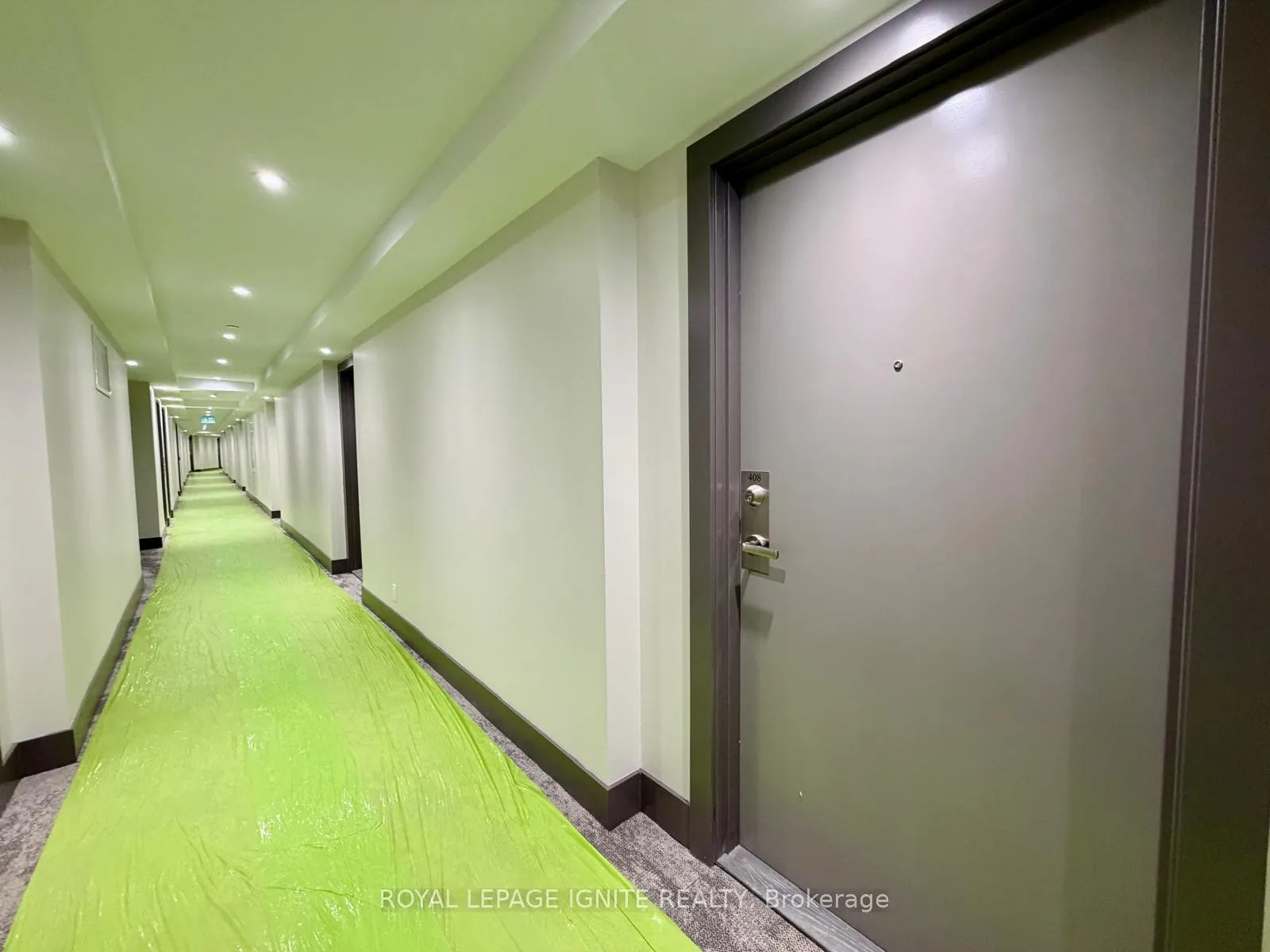 Photo 5 of Unit 408, 51 Clarington Boulevard, Clarington, Bowmanville — HOMEH