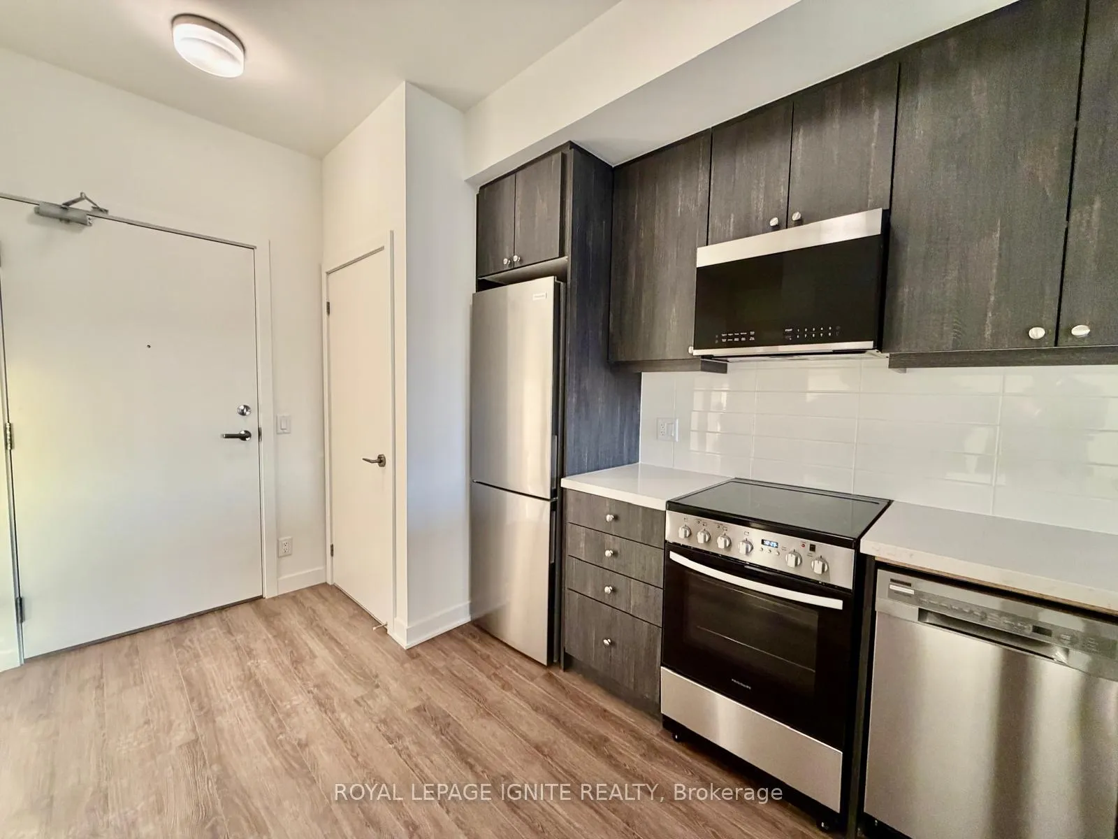 Photo 7 of Unit 408, 51 Clarington Boulevard, Clarington, Bowmanville — HOMEH