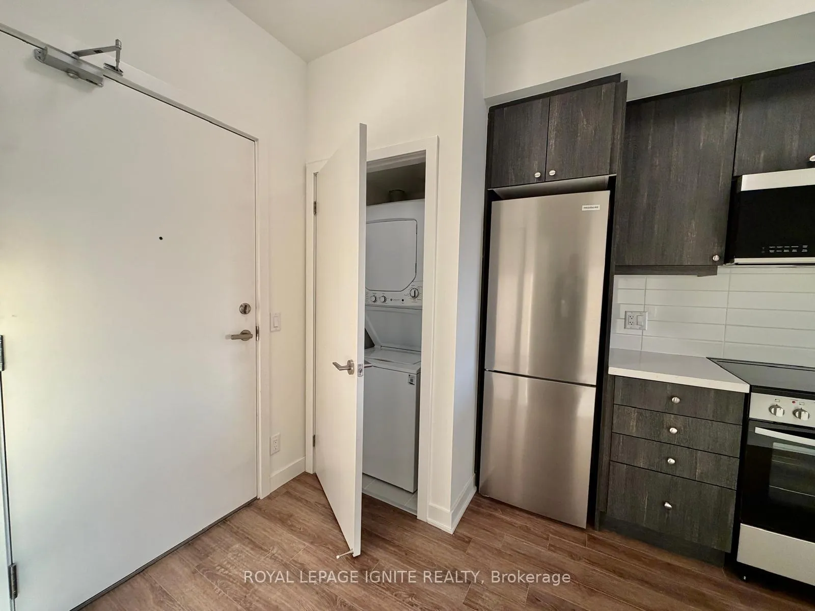 Photo 11 of Unit 408, 51 Clarington Boulevard, Clarington, Bowmanville — HOMEH