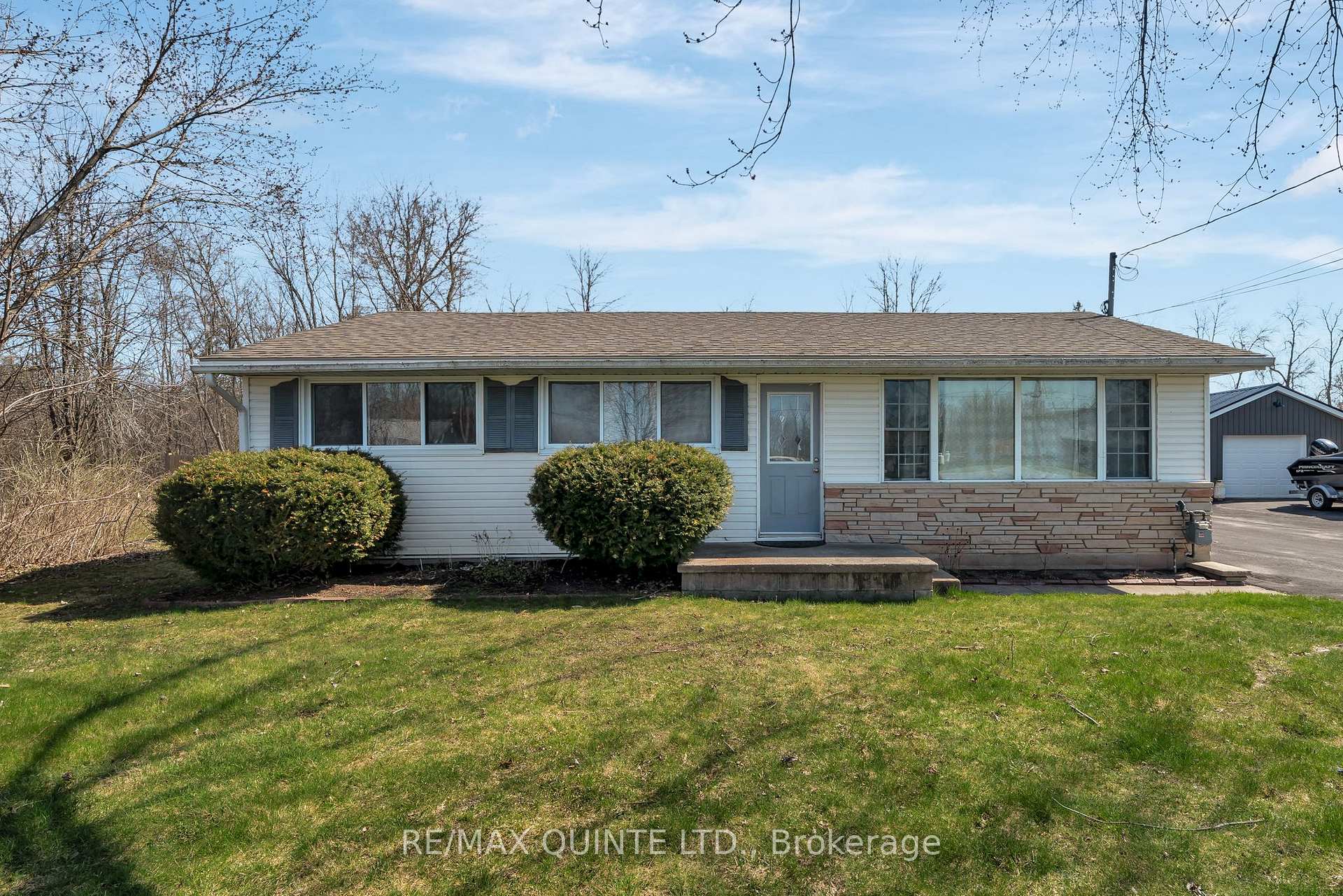 Photo 2 of 72 Ashley Street, Belleville, Thurlow Ward — HOMEH