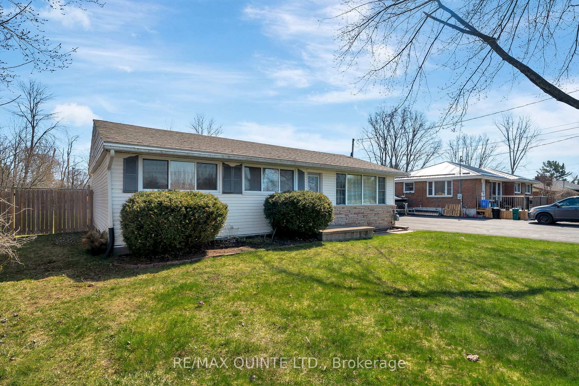 Photo 3 of 72 Ashley Street, Belleville, Thurlow Ward — HOMEH