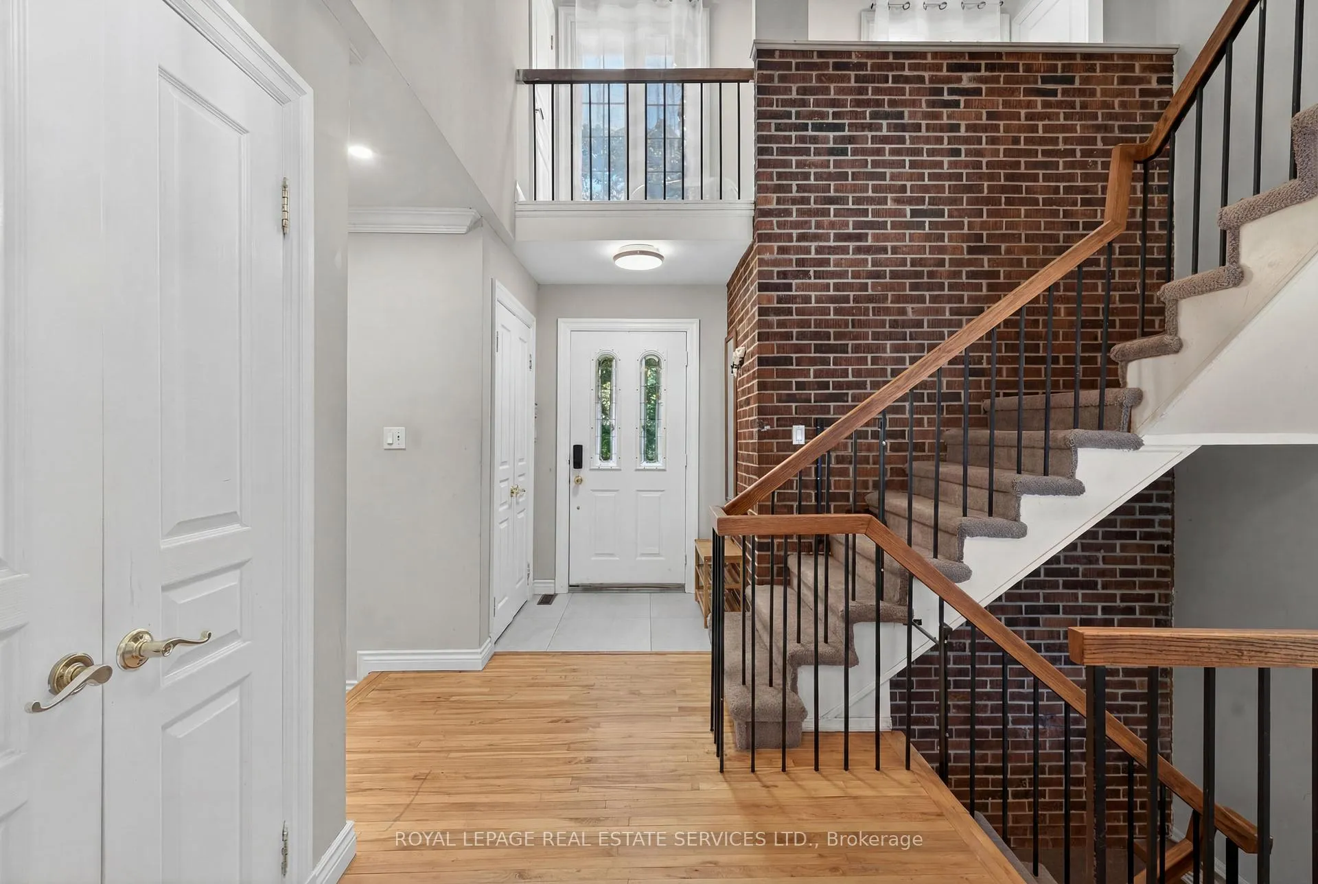 Photo 4 of 28 Wootten Way, Markham, Markham Village — HOMEH