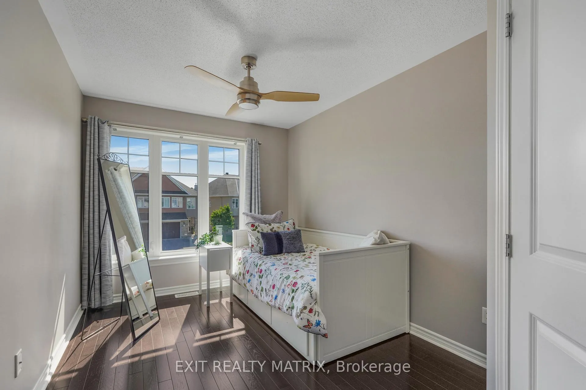 Photo 17 of 401 Gerry Lalonde Drive, Ottawa, Avalon West — HOMEH