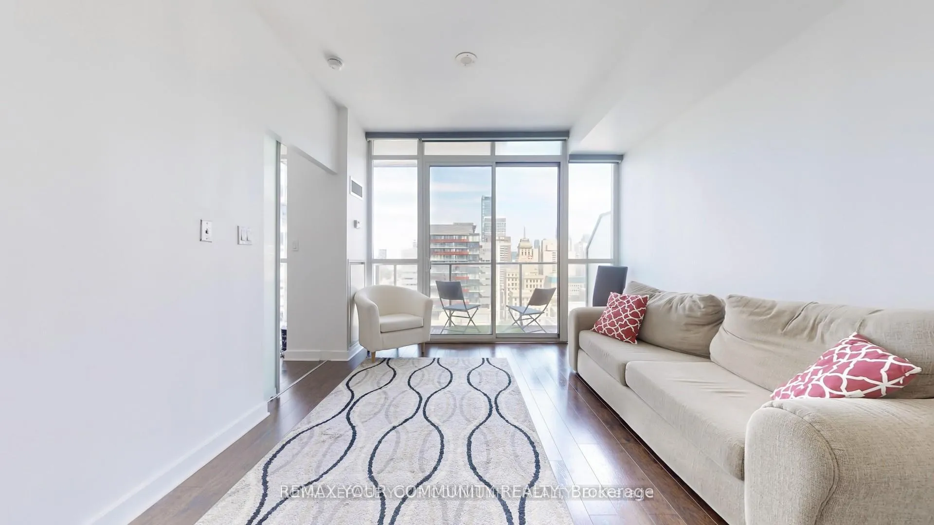 Photo 3 of Unit 2305, 126 Simcoe St Street, Toronto, Waterfront Communities — HOMEH